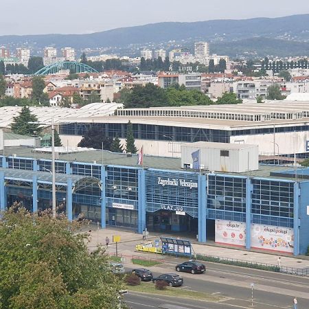 Apartman Lana ,Froudeova Ulica 3 Nasuprot Zg Velesajma Apartman Zágráb Kültér fotó