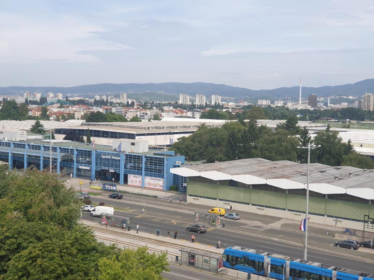 Apartman Lana ,Froudeova Ulica 3 Nasuprot Zg Velesajma Apartman Zágráb Kültér fotó